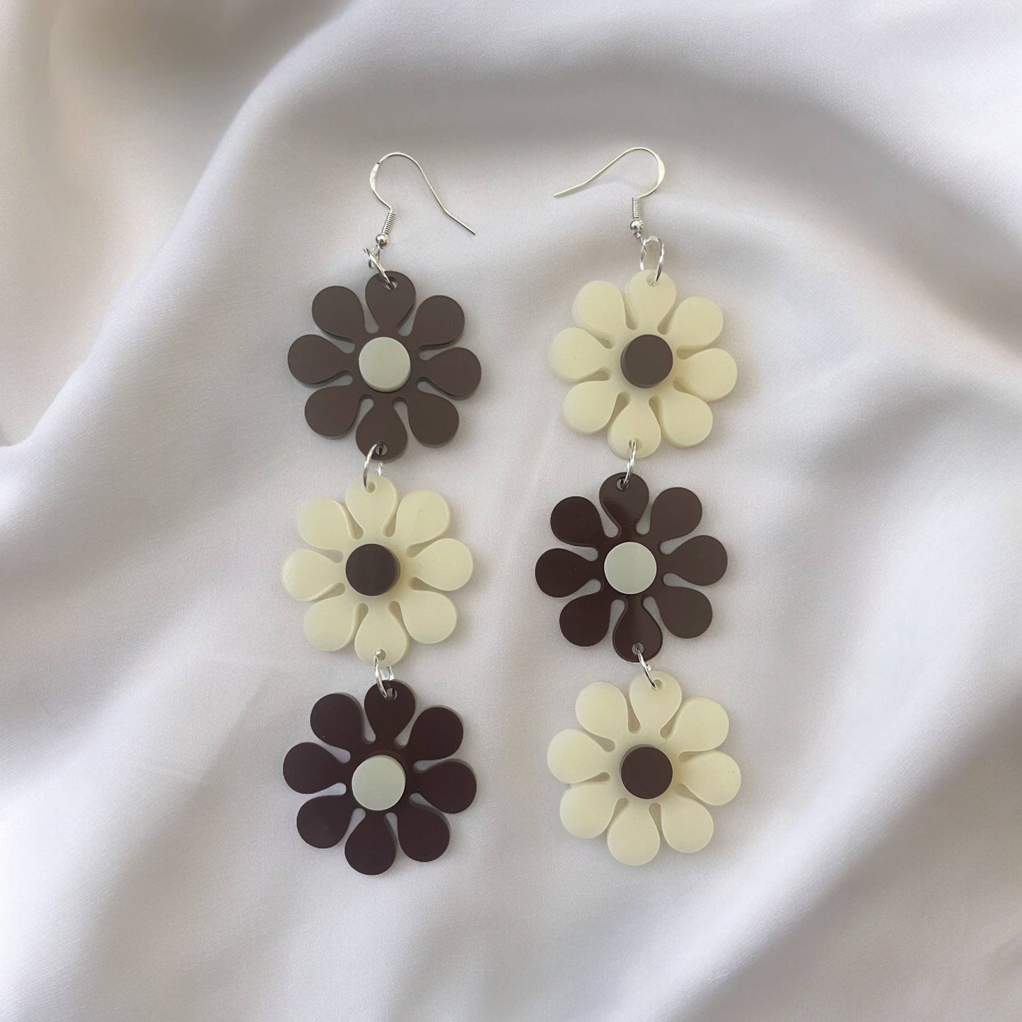 Groovy Daisy Mod Chain Acrylic Earrings, Retro 60s, 70s, 80s